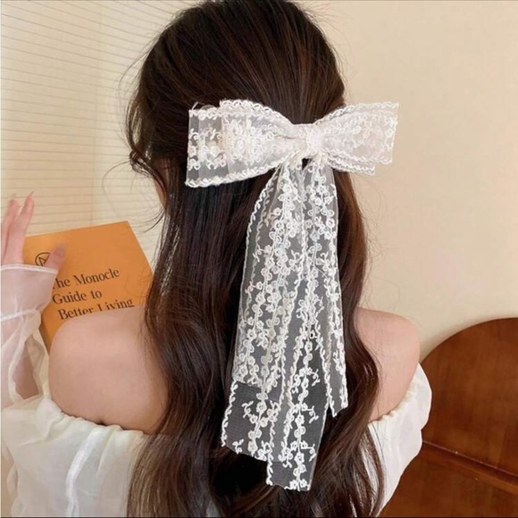 Anthropologie Accessories - Lace Detail Bow Hair Clip